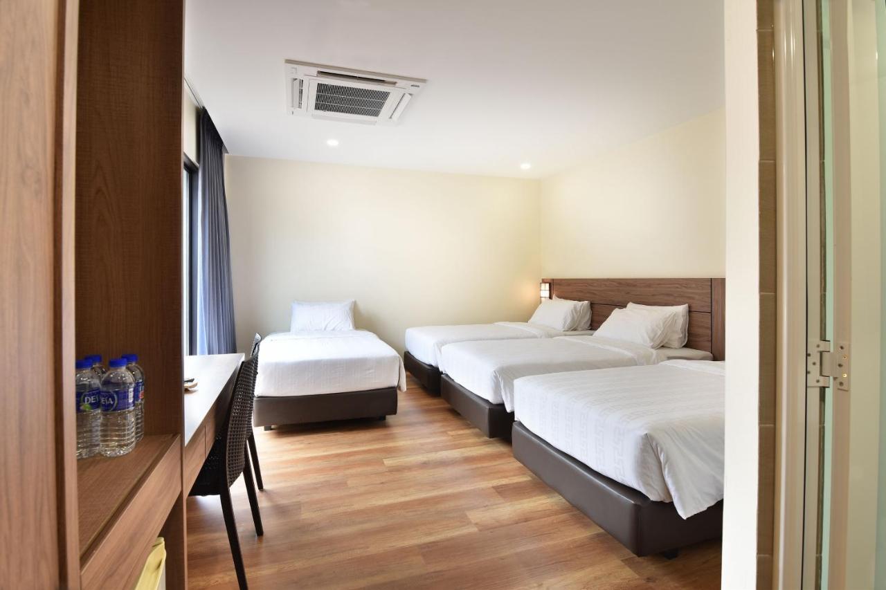 Yangtze Hotel 长江酒店 Johor Bahru Buitenkant foto